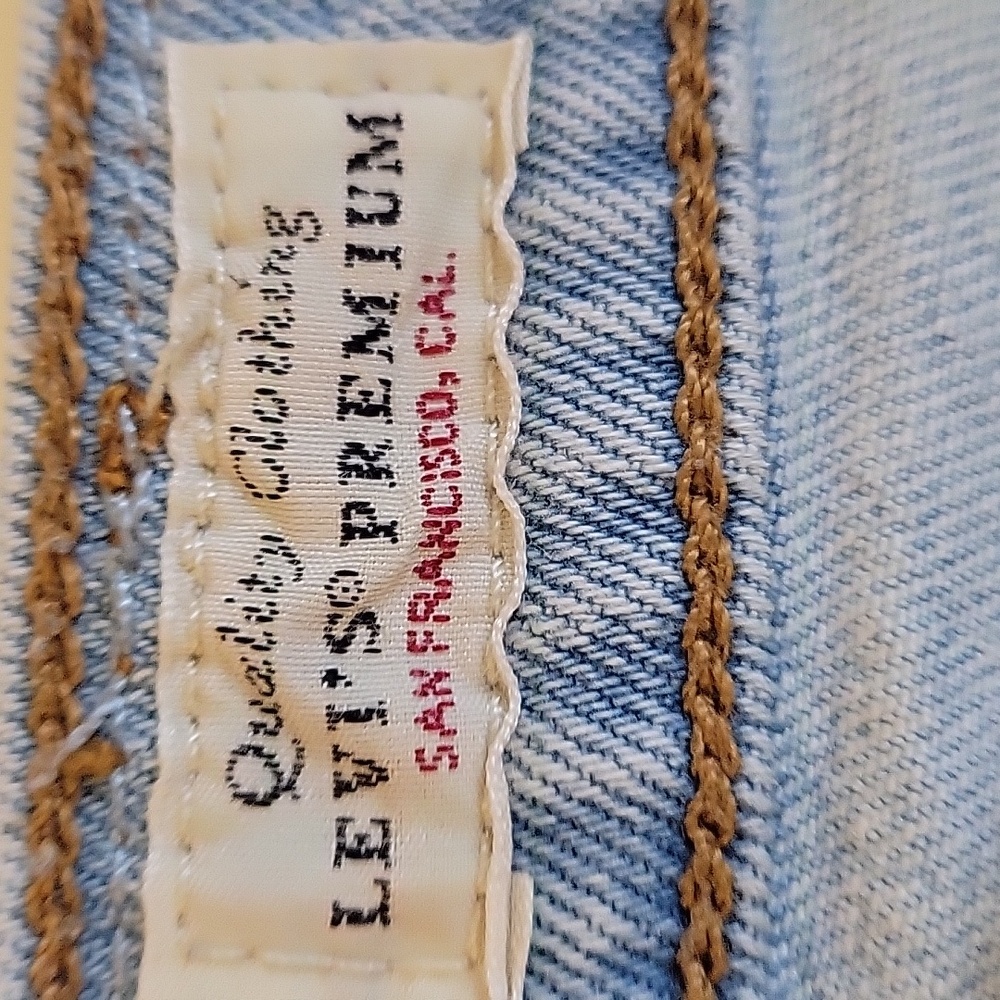 Levi's Distressed Jeans - Picture 5 of 10